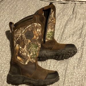 Magellan snake boots kids size 4